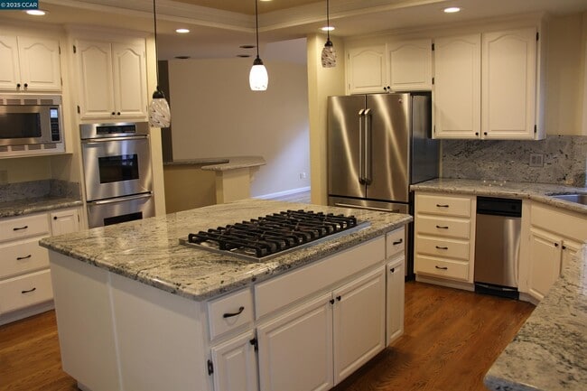 Building Photo - 4106 Quail Run Dr