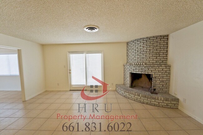 Building Photo - SW Bakersfield 3 bed/2bath