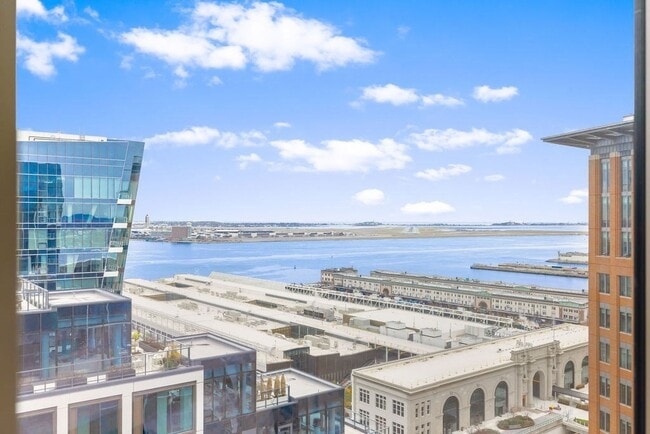 Building Photo - 135 Seaport Blvd