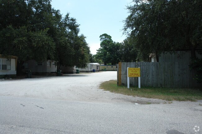 Building Photo - 732 Old Amelia Ave