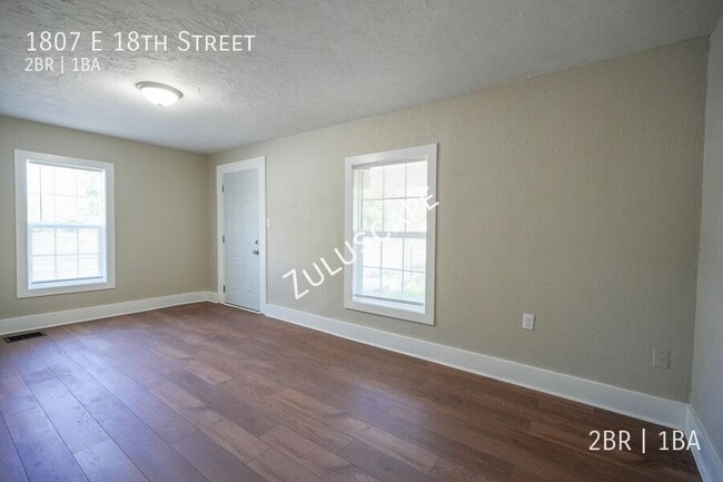 Building Photo - 1807 E 18th St