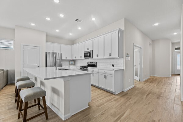 Building Photo - 17039 Luminous Ln