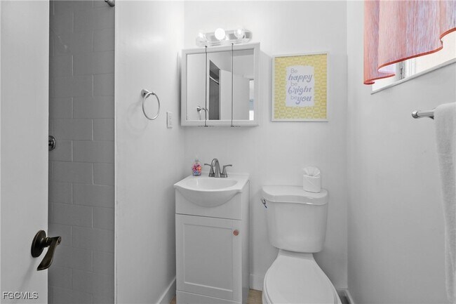 Building Photo - 1661 Coronado Rd