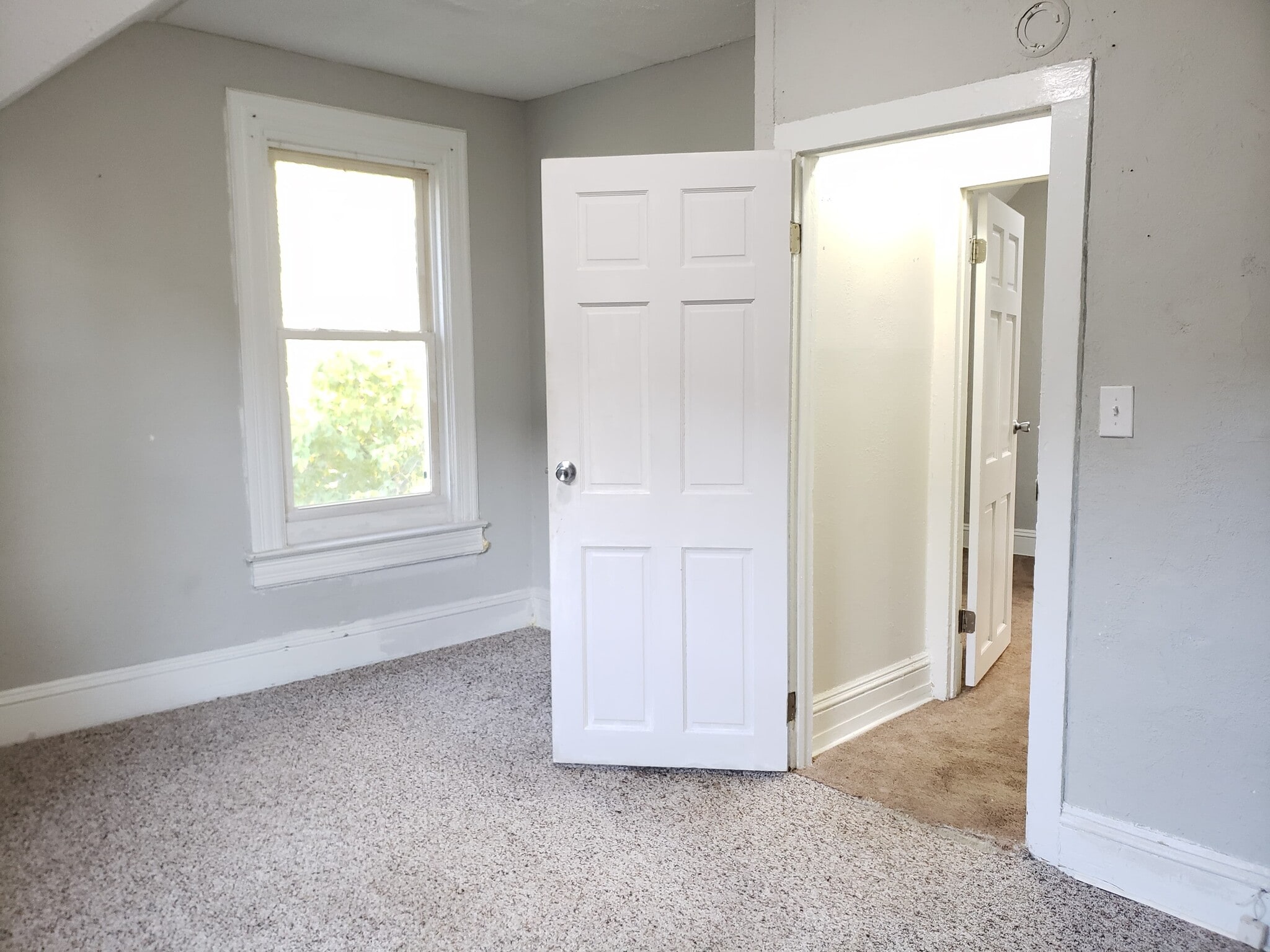 Bedroom 3 - 678 Jessamine Ave E