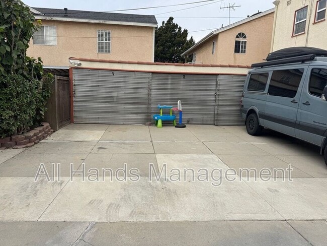 Building Photo - 4116 E 5th St