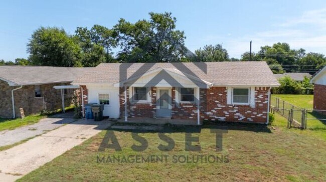 Building Photo - 4 Bedroom Available for Lease & Rent to Own!