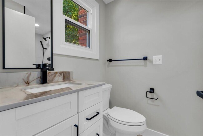 Building Photo - 3729 Boulder Dr