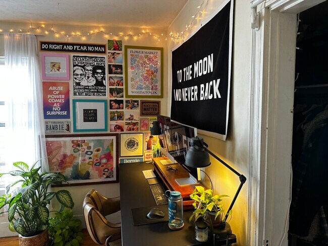 Building Photo - 40 Hooker St