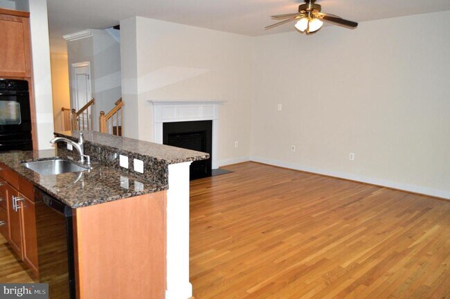 Building Photo - 12213 Silver Cypress Terrace