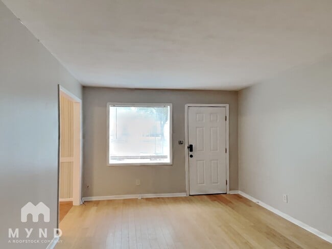 Building Photo - 730 Hill St