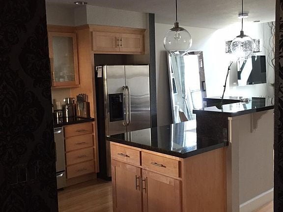 Building Photo - "Chic 1-Bedroom Retreat in Palo Alto with ...
