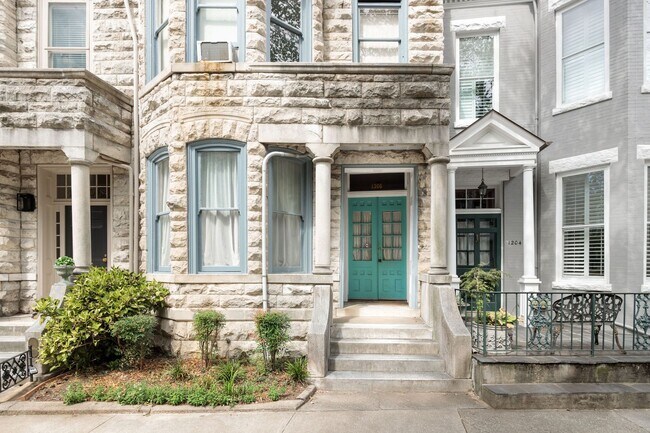 Building Photo - 1206 Park Ave