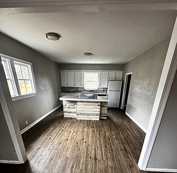 Building Photo - 408 E Michigan St