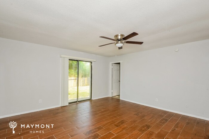 Building Photo - 2209 Sharpshire Ln