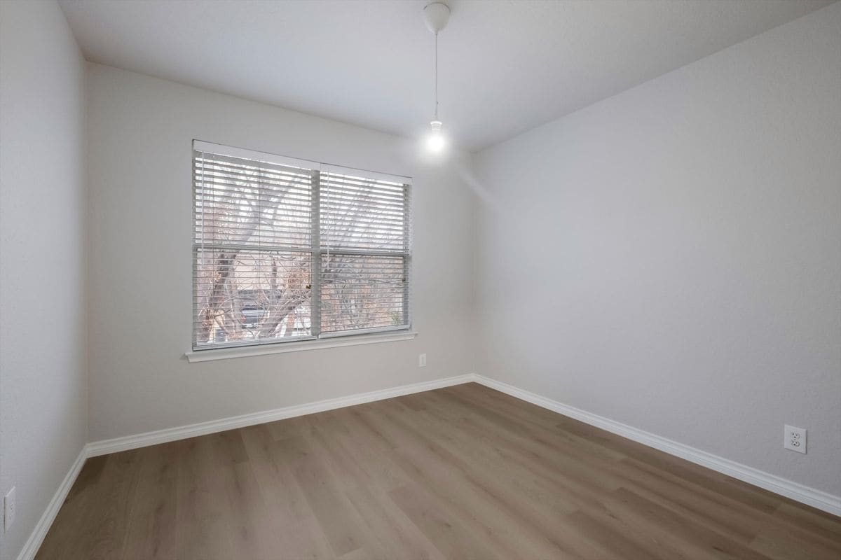 Building Photo - 834 Quitman Oak