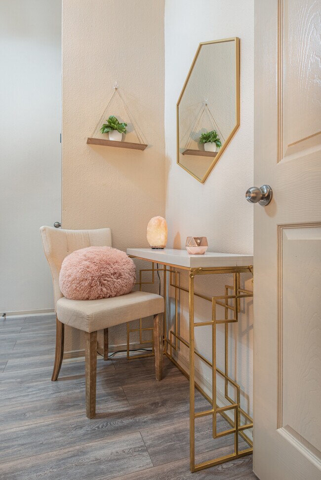 Building Photo - 20415 Linden Tree Dr