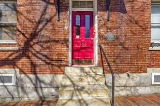 Building Photo - 105 W Merrimack St