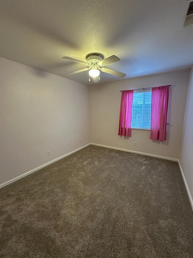 Building Photo - 2260 E Niles Ave