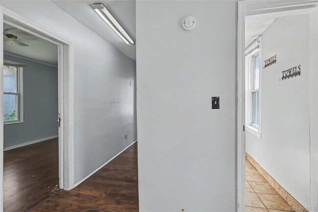 Building Photo - 39 Spruce St