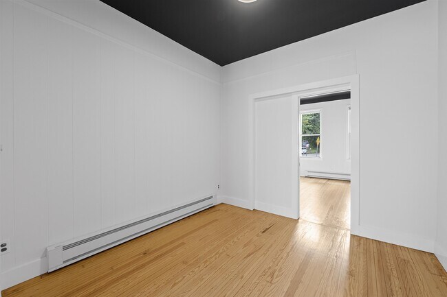 Building Photo - 342 Bramhall Ave
