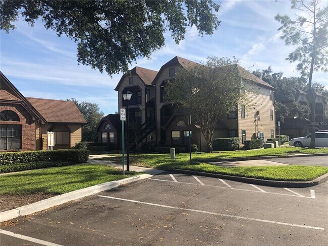 Building Photo - 420 Forestway Cir