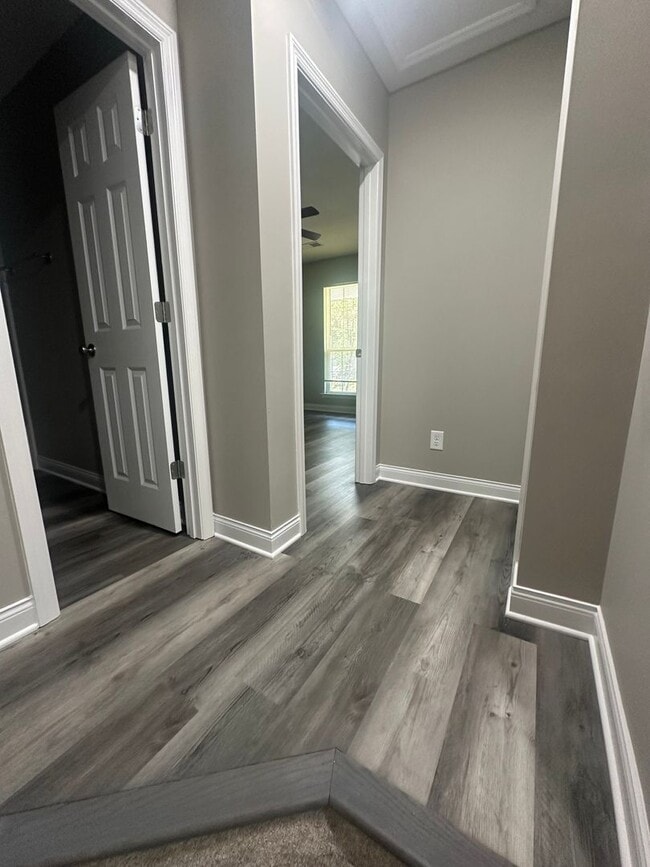 Building Photo - Stylish 2-Bed, 1.5-Bath Condo | Pool, Gym ...