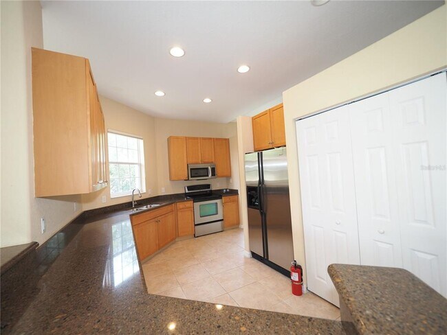 Building Photo - 408 Triano Cir
