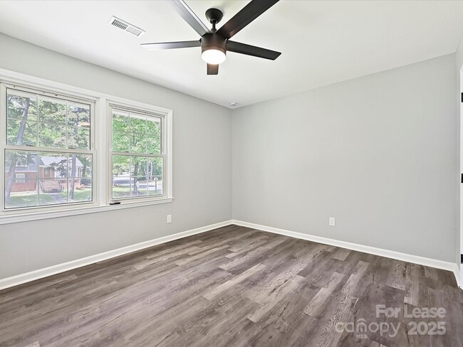 Building Photo - 2544 Cedarwild Rd