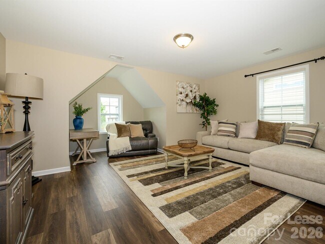 Building Photo - 3009 Lydney Cir