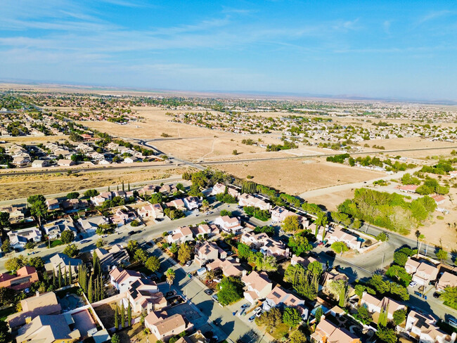 Building Photo - 36512 Summerholly Cir