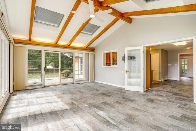 Building Photo - 9801 Orchid Cir