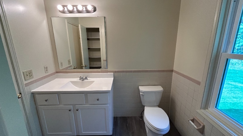 Building Photo - 249 Mercer Ave