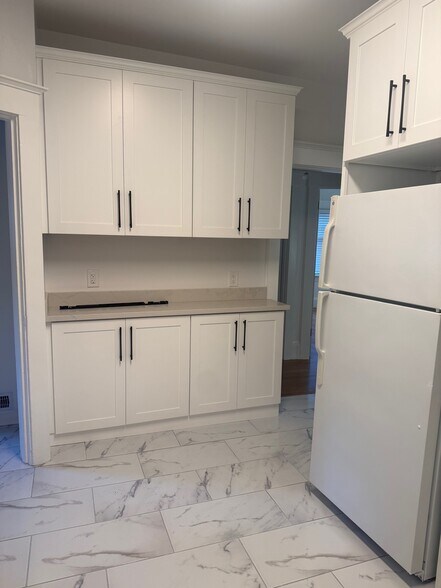 Building Photo - 28 Croxton Ave