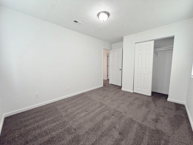 Building Photo - 2740-2742 Jessup Rd