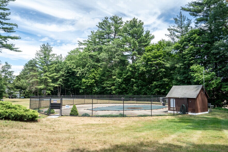Building Photo - 209 Great Rd