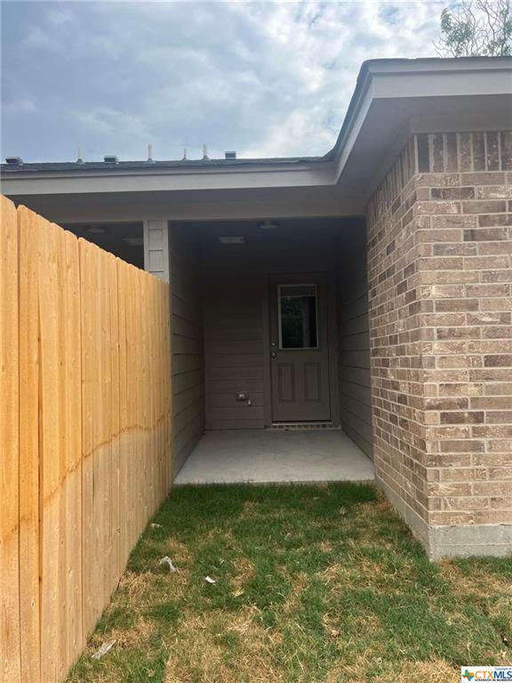 Building Photo - 333 Arnold Dr