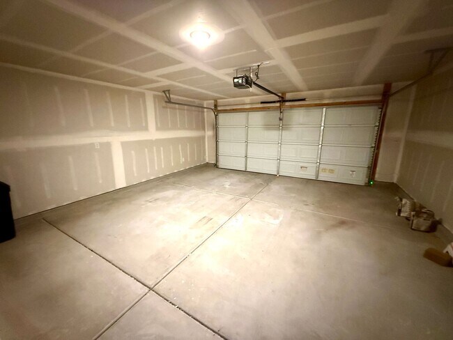 Building Photo - Beautifully Updated 4 Bedroom Home in Valley Springs Estates- Available Now!