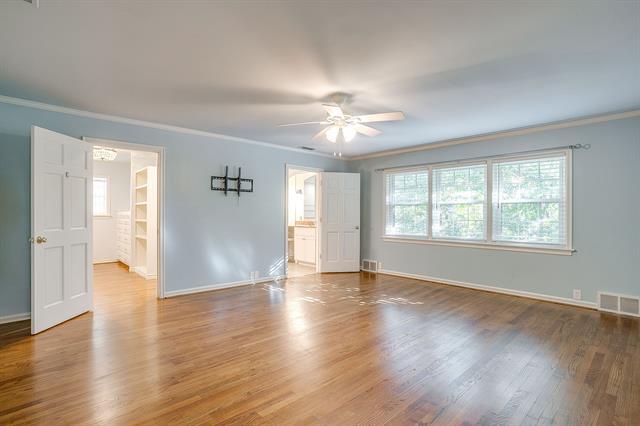 Building Photo - 2400 Winton Terrace W