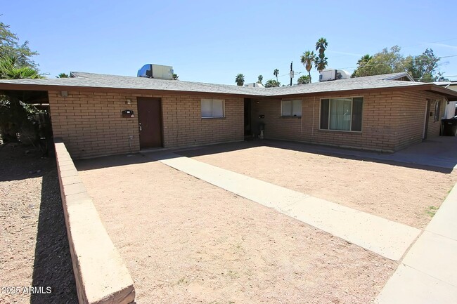 Primary Photo - 430 N Hall