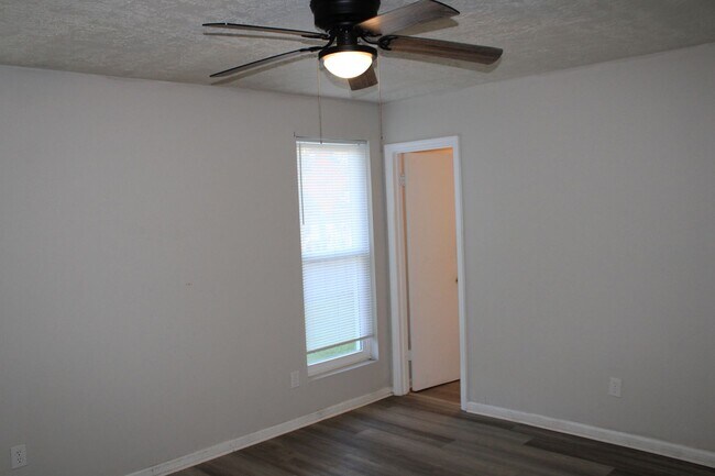 Building Photo - 3109 Jennifer Ct
