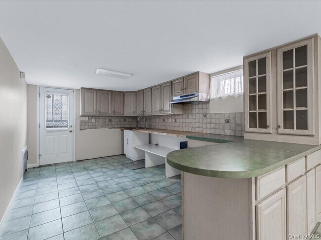 Building Photo - 58-52 208th St