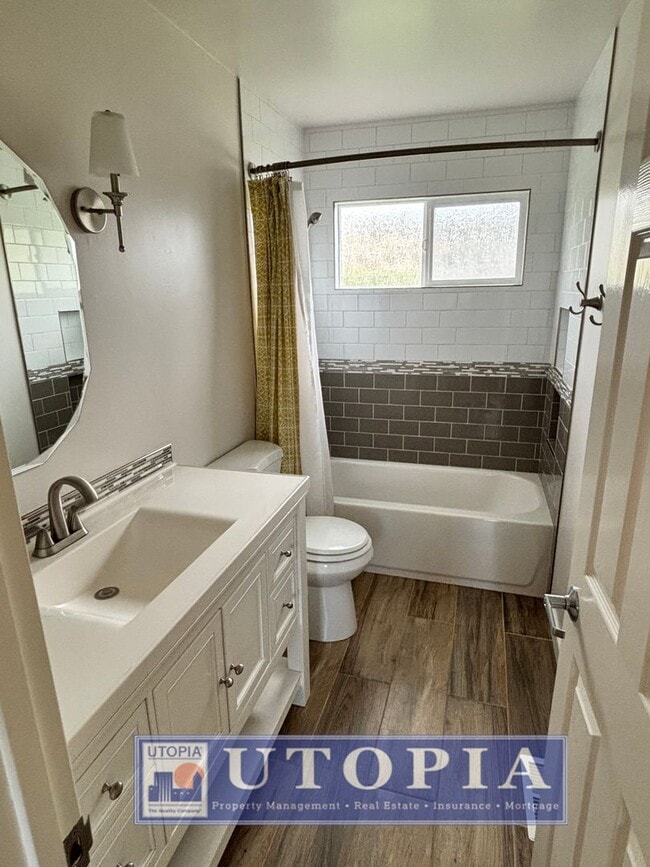 Building Photo - Bright Sunny 3-Bedroom House in Rio Del Mar