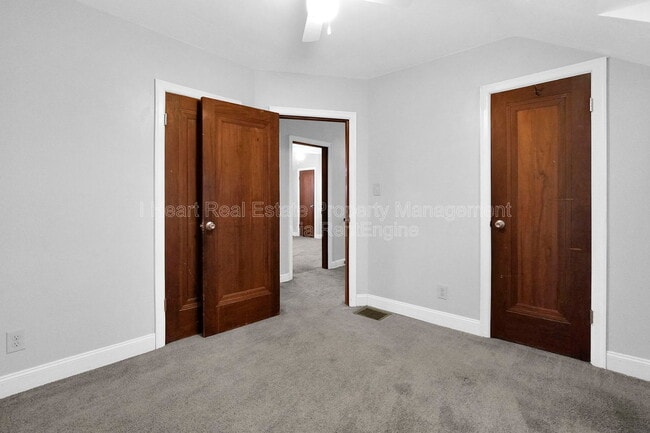 Building Photo - 973 Kelton Ave