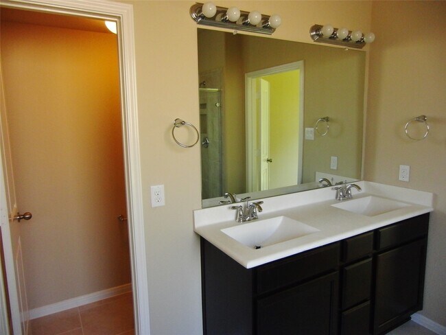 Building Photo - 5507 Claymore Meadow Ln