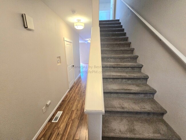 Building Photo - 17923 SW Niks Dr