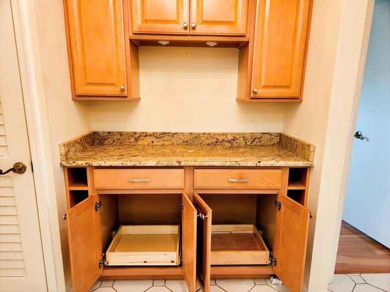 Building Photo - 2008 S Federal Hwy