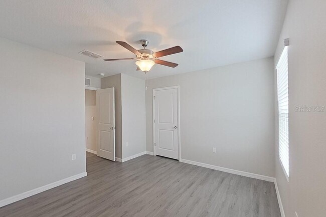 Building Photo - 8650 SW 44th Ct