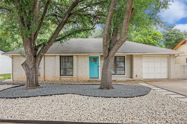 Primary Photo - 307 Thistlewood Dr