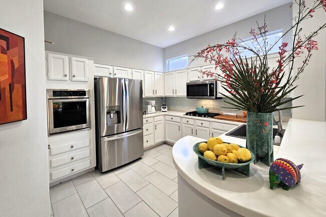 Building Photo - 78622 Waterfall Dr