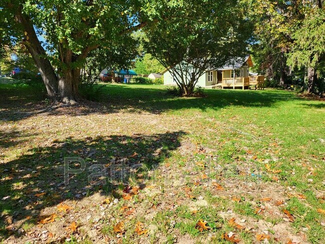 Building Photo - 295 School Rd E